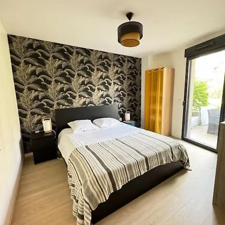 Spacieux Avec Terrasse 아파트 *