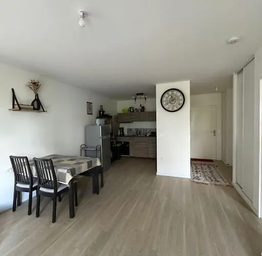 Apartment Spacieux Avec Terrasse Caen